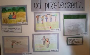 Wyróżnione prace uczniów SP2, wyeksponowane na wystawie w Bazylice.